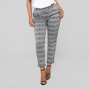 Fashion Nova/Ambiance Here on Business Pants Large